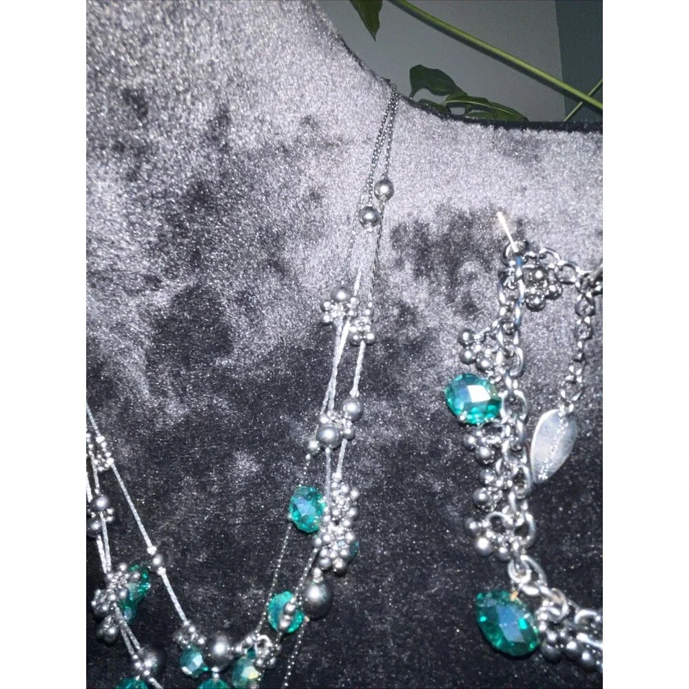 Coldwater Creek Necklace Bracelet Set Three Strand Metal/Glass Beads Glossy Blck